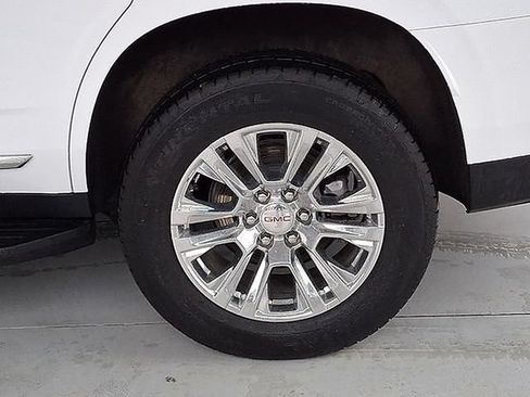 Used 2025 GMC Yukon Denali AWD/4WD image 28