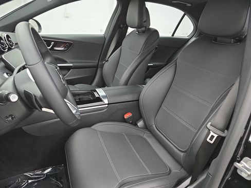 Used 2025 Mercedes-Benz C 300 Sedan image 15