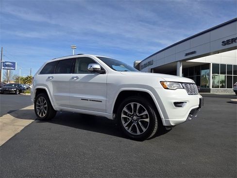 Used 2017 Jeep Grand Cherokee Overland image 2