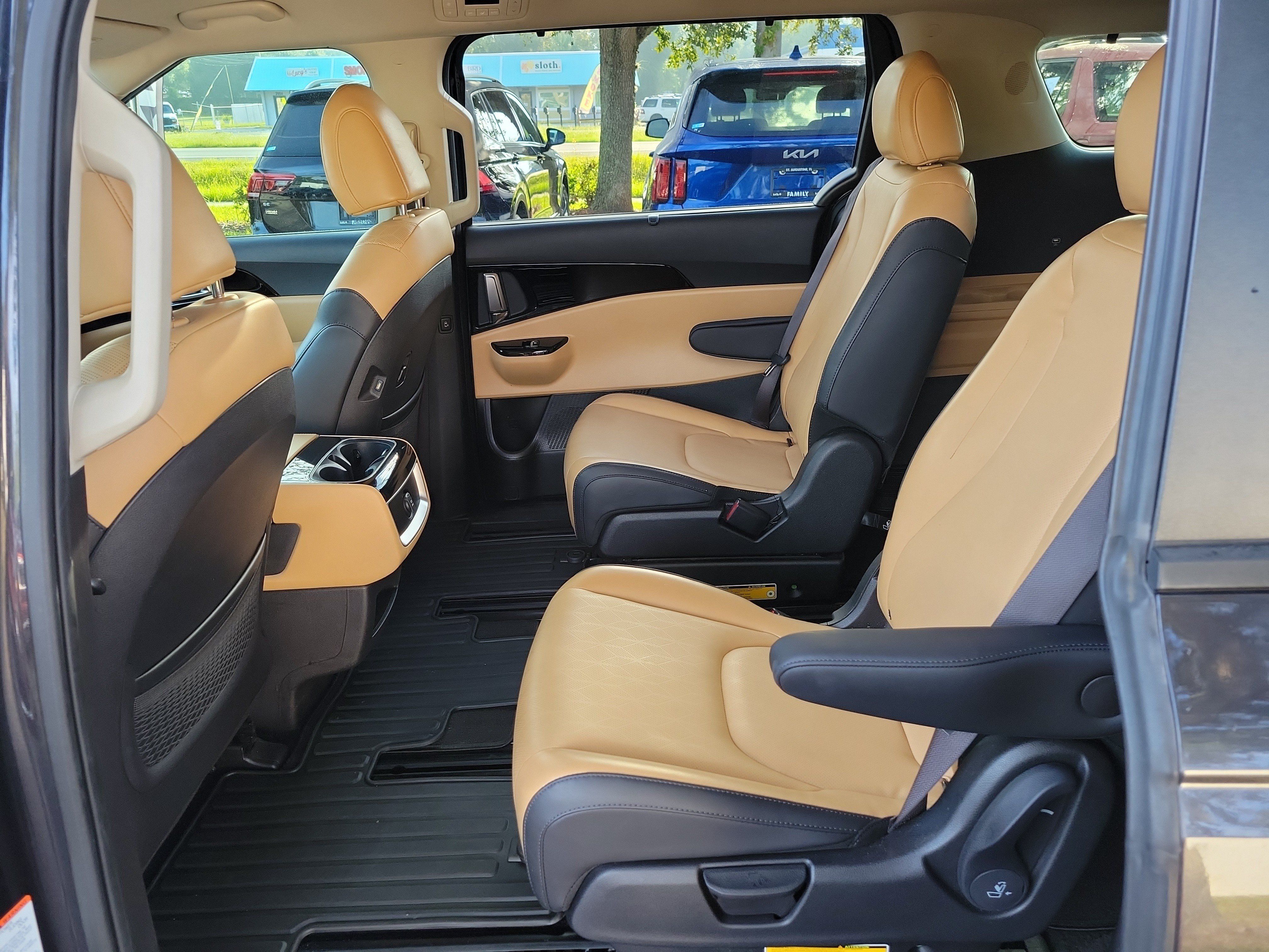 Certified 2023 Kia Carnival EX FWD image 16