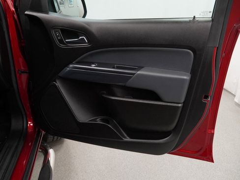 Used 2021 Chevrolet Colorado Z71 w/ Safety Package image 45