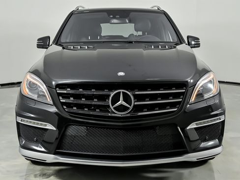 Used 2012 Mercedes-Benz ML 63 AMG 4MATIC image 4