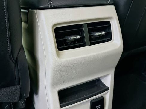 Used 2024 Ford Edge Titanium image 13