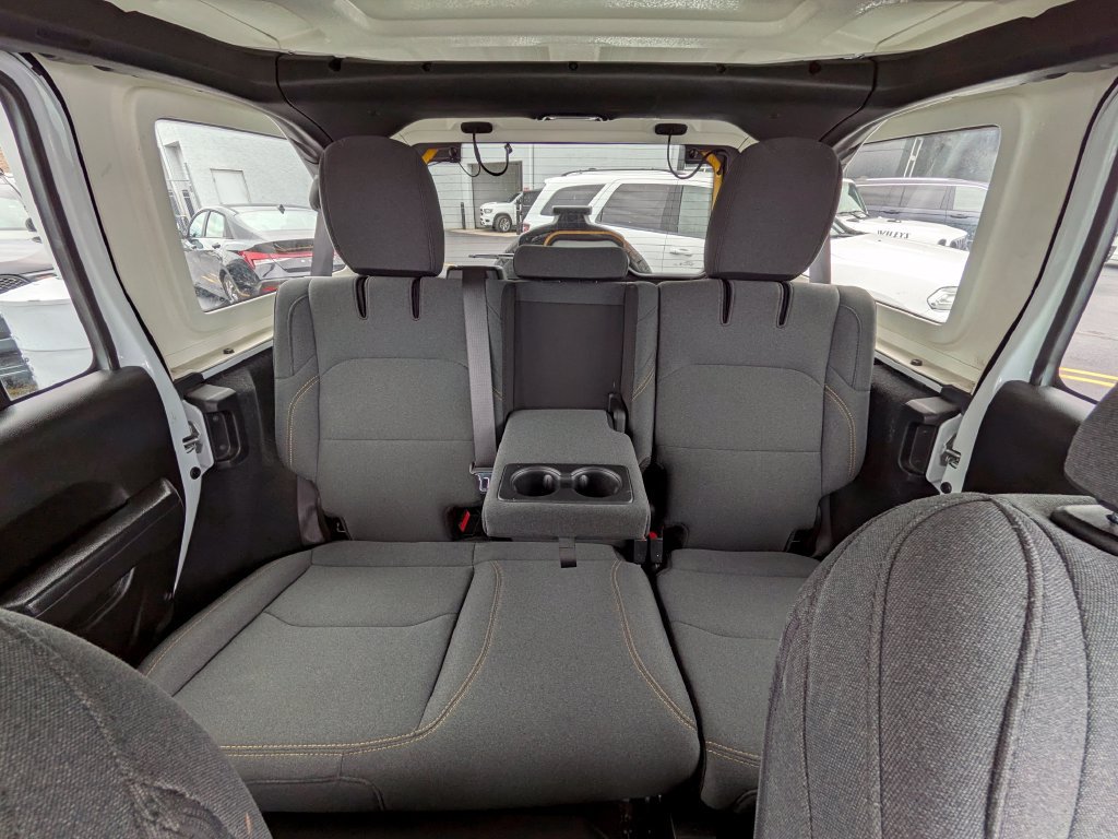 Used 2024 Jeep Wrangler Unlimited AWD/4WD image 21