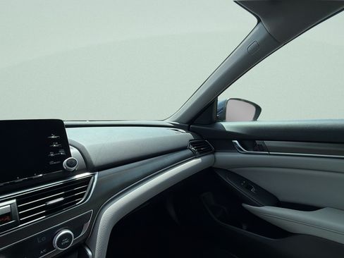 Used 2019 Honda Accord LX image 14