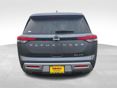 New 2025 Nissan Pathfinder SL image 6