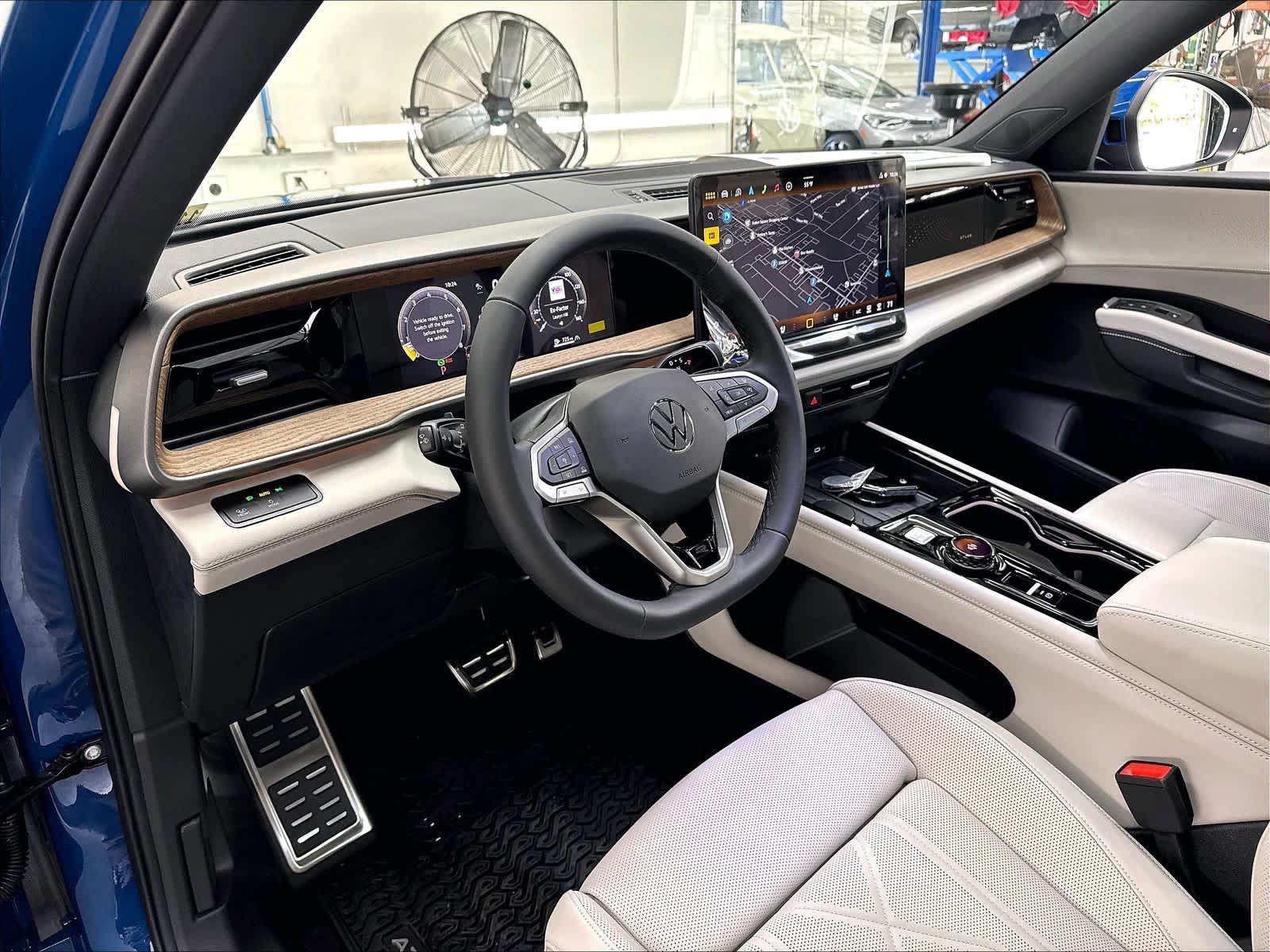 New 2027 Volkswagen Atlas SEL R-Line AWD/4WD image 7