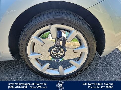 Used 2015 Volkswagen Beetle 1.8T FWD image 18