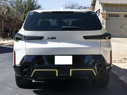 Used 2024 BMW XM w/ M Driver's Package image 7