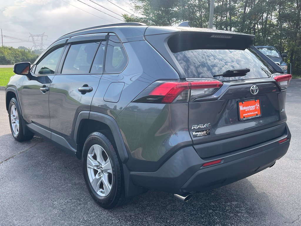 Used 2019 Toyota RAV4 XLE w/ Convenience Package FWD image 7