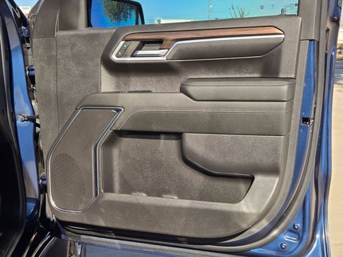 Used 2022 Chevrolet Silverado 1500 LT w/ Z71 Off-Road Package image 30