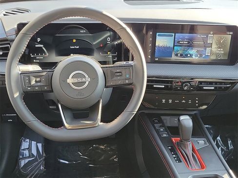 New 2025 Nissan Kicks SR image 5