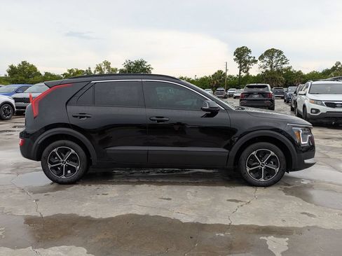 New 2026 Kia Niro EX FWD image 9
