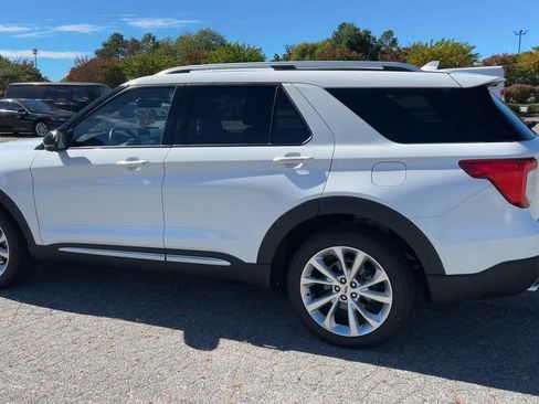 Used 2022 Ford Explorer Platinum w/ Equipment Group 601A image 39