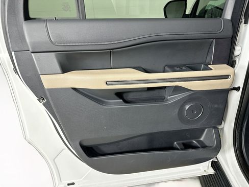 Used 2024 Ford Expedition Max XLT image 26