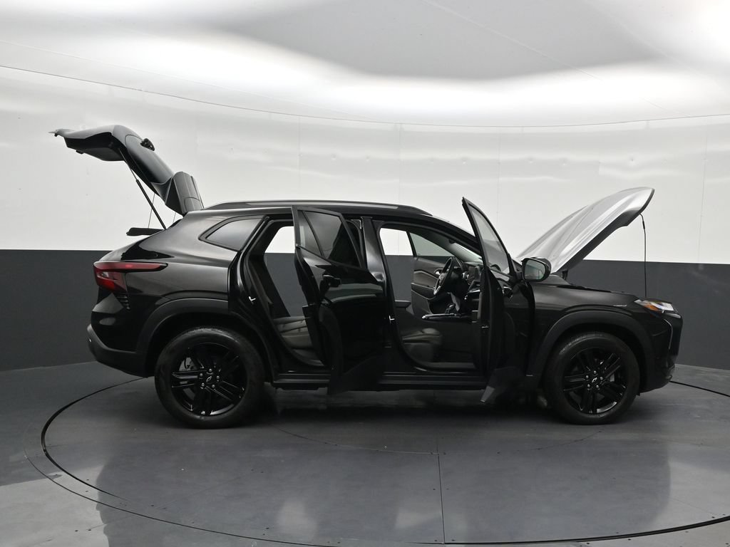 Used 2024 Chevrolet Trax ACTIV w/ Sunroof Package FWD image 38