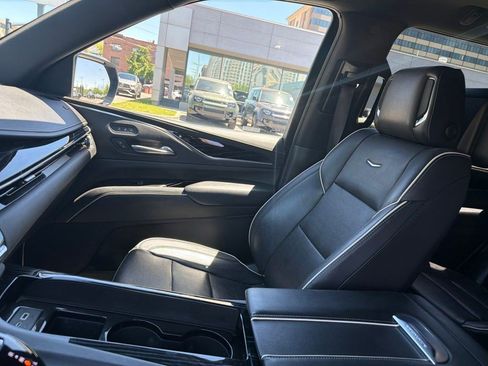 Used 2021 Cadillac Escalade Sport w/ Driver Assist Tech Package AWD/4WD image 17