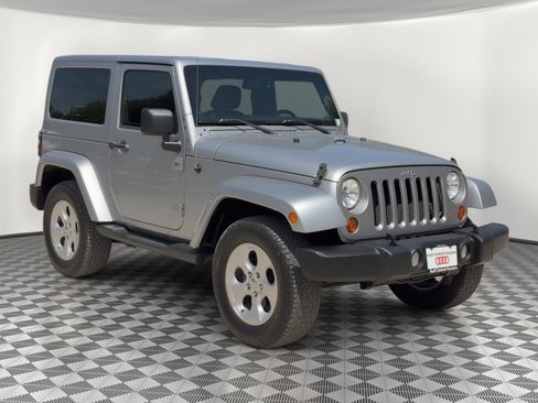 Used 2013 Jeep Wrangler Sahara w/ Connectivity Group AWD/4WD image 7