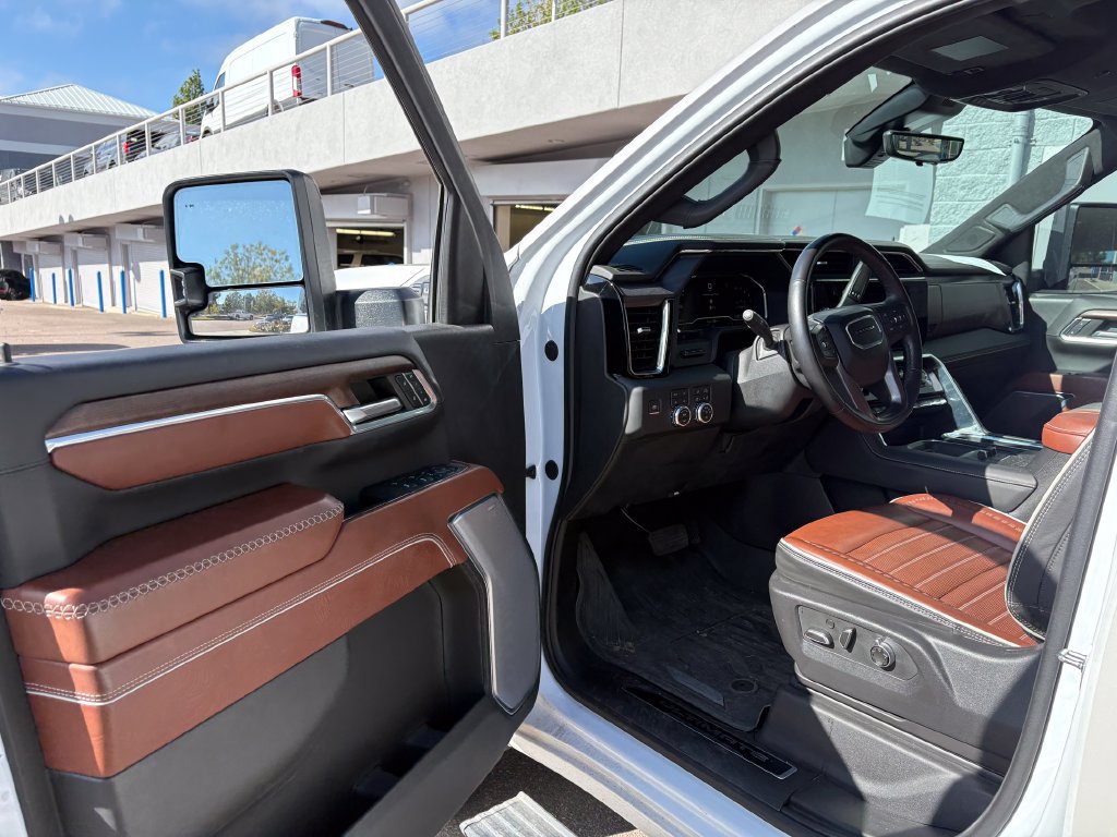 Used 2024 GMC Sierra 2500 Denali Ultimate AWD/4WD image 17