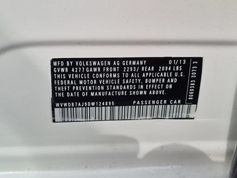 Used 2013 Volkswagen Golf 4-Door FWD image 30