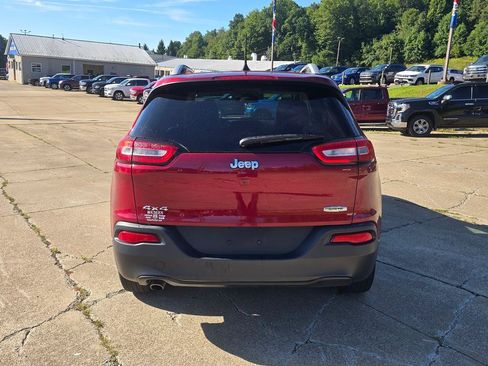 Used 2017 Jeep Cherokee Latitude w/ True North Edition AWD/4WD image 4