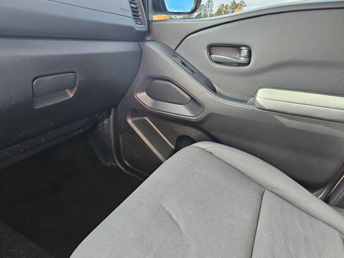 Used 2024 Nissan Frontier S image 11