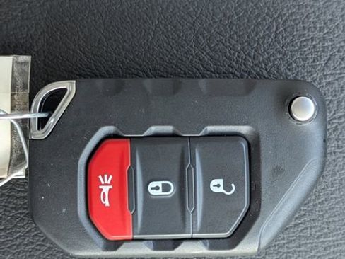 New 2025 Jeep Gladiator Sport image 27