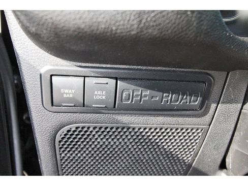 Used 2017 Jeep Wrangler Unlimited Rubicon w/ Connectivity Group AWD/4WD image 23