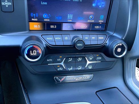 Used 2019 Chevrolet Corvette Stingray Coupe w/ Carbon Flash Badge Package RWD image 29