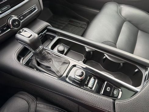 Used 2018 Volvo V90 T6 Cross Country w/ Convenience Package image 33