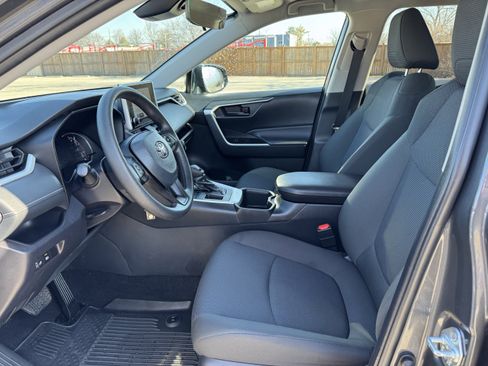 Used 2024 Toyota RAV4 LE image 4