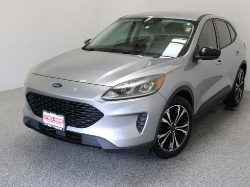 Used 2021 Ford Escape SE w/ SE Sport Appearance Package FWD image 2