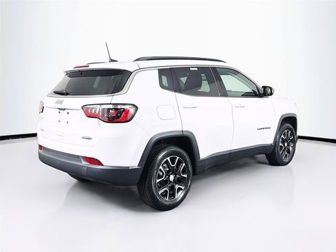 Used 2022 Jeep Compass Latitude w/ Convenience Group AWD/4WD image 11