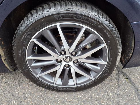 Used 2022 Toyota Camry XLE image 11