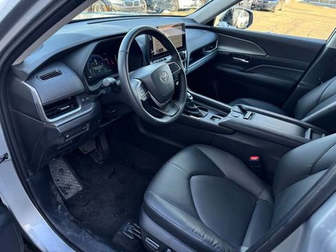Used 2025 Toyota Grand Highlander AWD image 15