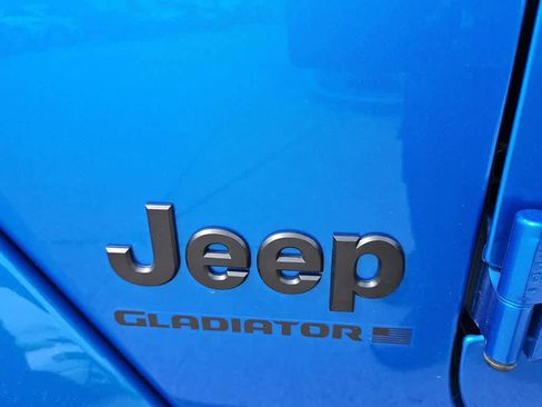 New 2025 Jeep Gladiator Sport AWD/4WD image 18