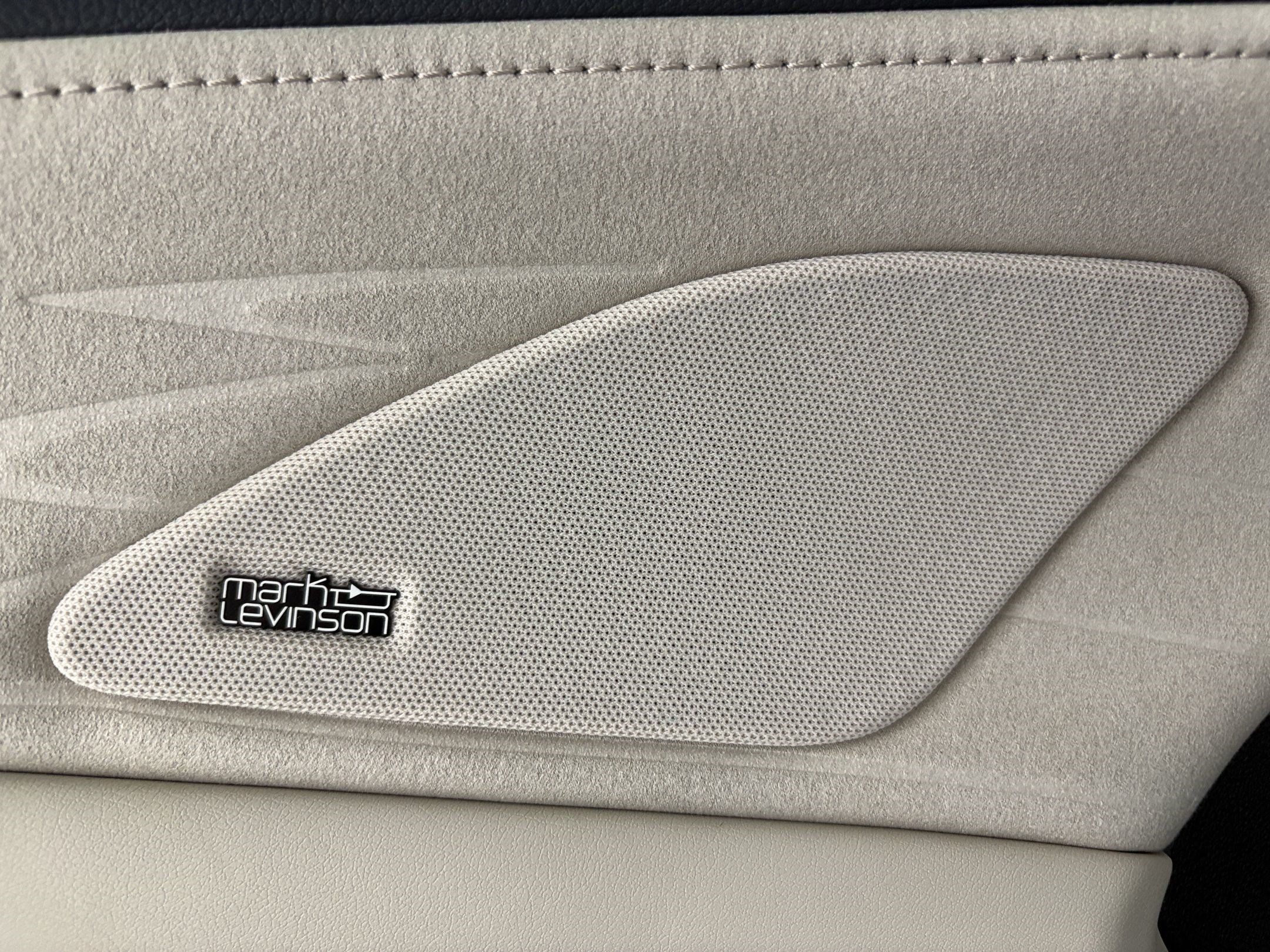 Used 2025 Lexus RX 450h AWD w/ Convenience Package image 28