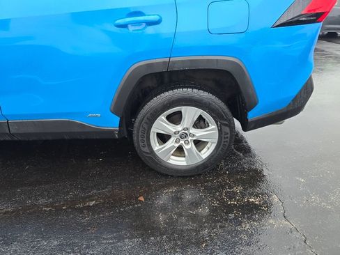 Used 2021 Toyota RAV4 LE image 4