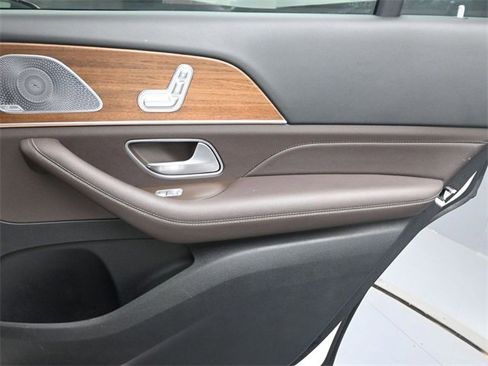 Used 2021 Mercedes-Benz GLS 450 4MATIC image 30