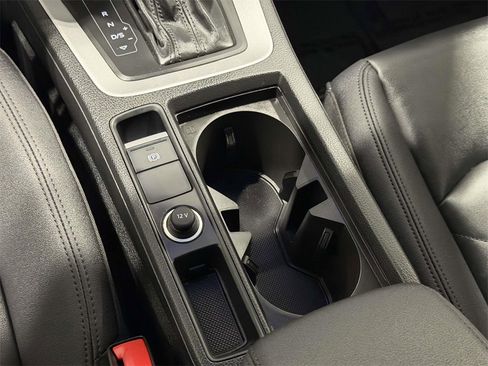 Used 2025 Audi Q3 2.0T Premium image 21