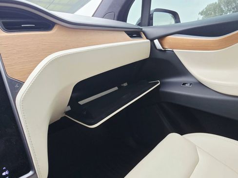 Used 2021 Tesla Model X Performance image 23