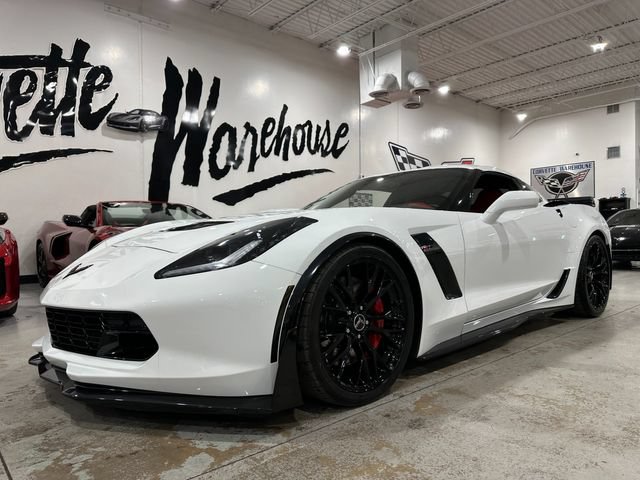 Used 2015 Chevrolet Corvette Z06 w/ 3LZ Preferred Equipment Group RWD image 31