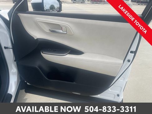 Used 2023 Toyota Crown Limited image 19