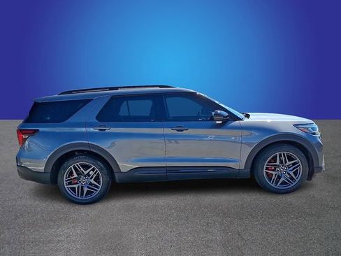 Used 2025 Ford Explorer ST w/ Sun And Sound Package AWD/4WD image 4