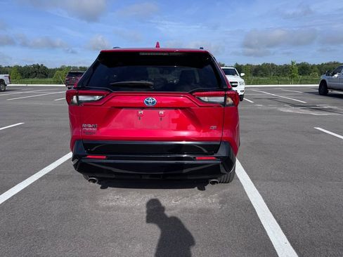 Used 2021 Toyota RAV4 SE w/ Weather & Moonroof Package AWD/4WD image 4