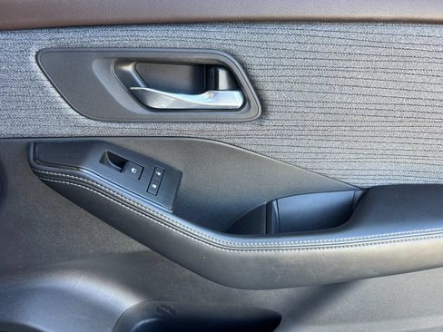 Used 2023 Nissan Rogue SV FWD image 20