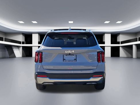 Certified 2025 Kia Sorento S w/ Panoramic Sunroof Package image 5
