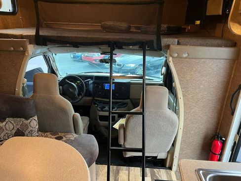 Used 2014 Ford E-350 and Econoline 350 Super Duty image 30