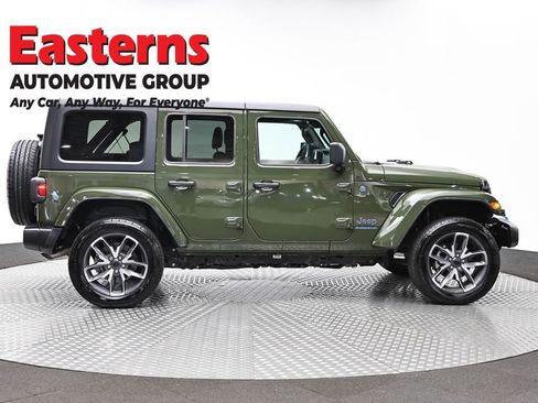 Used 2024 Jeep Wrangler Unlimited AWD/4WD image 4