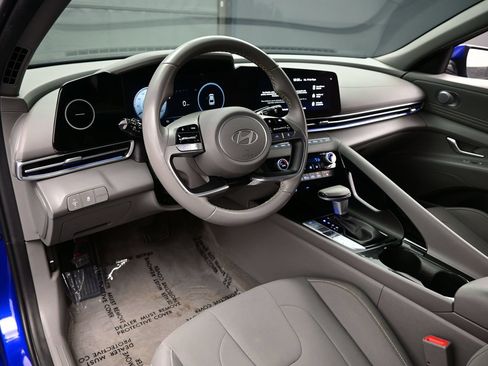 Certified 2024 Hyundai Elantra SEL w/ Convenience Package FWD image 12